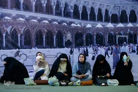قرائت دعای عرفه در مصلی تهران