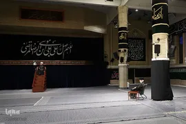 مراسم عزاداری سالروز شهادت حضرت امام علی‌بن‌موسی‌الرضا علیه‌السلام در حسینیه‌ی امام خمینی(ره) با حضور رهبر انقلاب