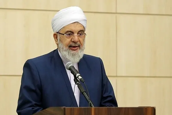 پاسداران سربازان خدمت گذار مردم هستند