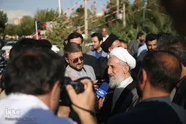 مجسمه علامه امینی در میدان الغدیر تهران
