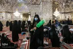 منظم کردن صفوف نماز جماعت، از دیگر وظایف خدام بخش انتظامات حرم است.