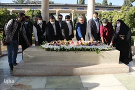 گلباران آرامگاه خواجه اهل راز در روز «حافظ»
