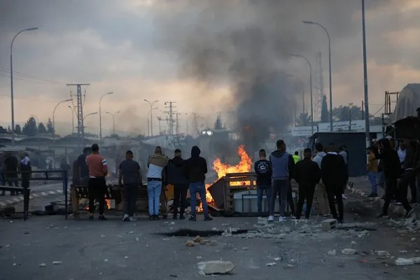 آخرین تحولات فلسطین؛ شهادت 122 نفر از جمله یک حافظ قرآن در غزه/ تشدید درگیری‌ها در کرانه باختری