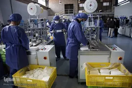 افتتاح خط تولید بزرگترین کارخانه تولید ماسک جنوب غرب آسیا در شهرک صنعتی اشتهارد