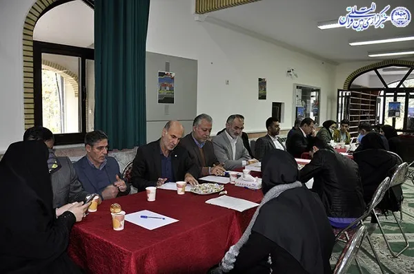 برگزاری میز خدمت هئیت رییسه دانشگاه مازندران ویژه دانشجویان
