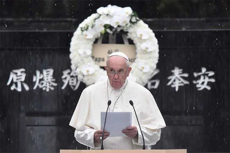 Papa Francisco urge al mundo desde Japón eliminar las armas atómicas