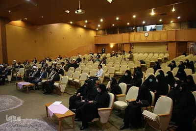 نشست صمیمی استاندار خراسان رضوی با نخبگان، فعالان و پیشکسوتان قرآنی