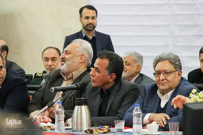 نشست رئیس جمهور با فعالان اقتصادی خراسان‌جنوبی