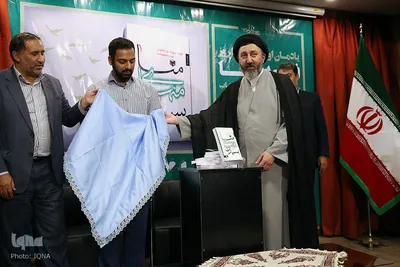 حجت‌الاسلام والمسلمین دکتر سیدجواد مظلومی معاون فرهنگی بعثه مقام معظم رهبری در مراسم رونمایی از کتاب شعر منا منهای بسیاران