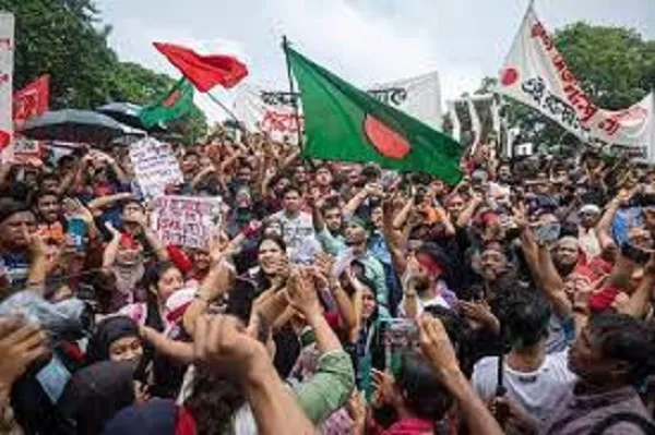 Bangladesh : la Première ministre démissionne et quitte Dacca 
