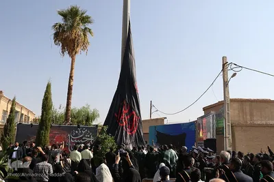 اهتزاز پرچم حرم حضرت اباعبدالله الحسین(ع) در شیراز