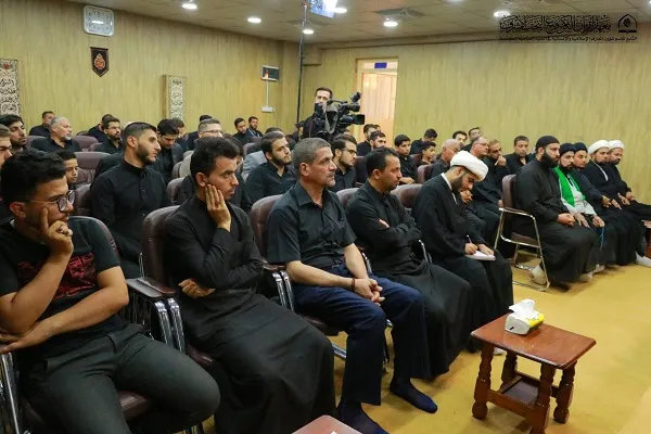 إقامة محاضرات بحثيّة محورُها 