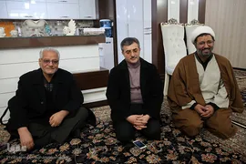 عیادت اعضای کاروان قرآنی انقلاب از استاد وحید مجتهدزاده، پیشکسوت قرآنی 