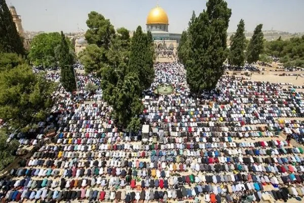خطيب المسجدالأقصى یدعو للتصدي لحملات حرق القرآن