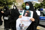 تجمع افغانستانی‌های مقیم مشهد در مقابل کنسولگری پاکستان

