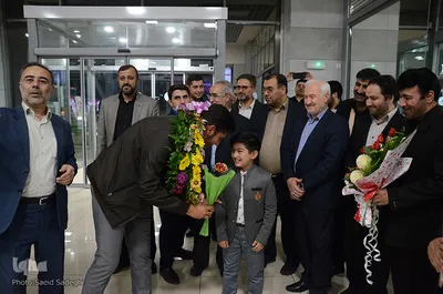 استقبال از سینا طباخی برگزیده مسابقات کشوری قرآن
