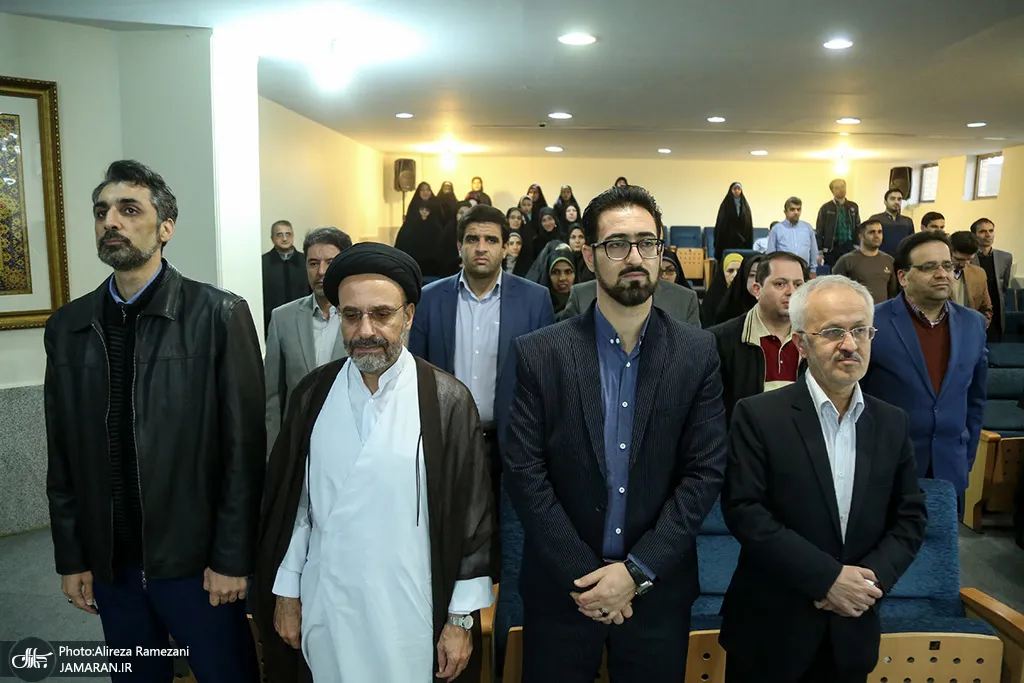 پژوهشگران برتر پژوهشکده امام خمینی(ره) معرفی و تجلیل شدند