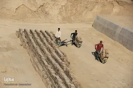 اینجا آجرها نان می‌شوند