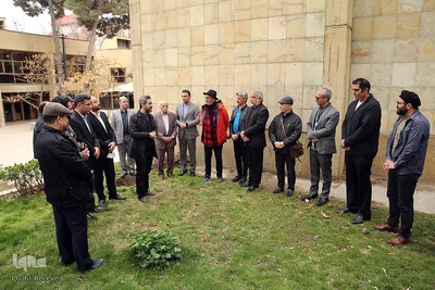 کاشت درخت توسط هنرمندان در فرهنگسرای نیاوران