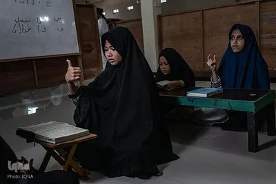 دانش‌آموزان ناشنوا در حال یادگیری قرآن در شهر یوگیاکارتا واقع در اندونزی

