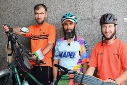 সাইকেলে তিন বন্ধুর হজযাত্রা