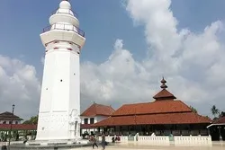 Menyambut Tradisi Tadarus Alquran dari Berbuka Sampai Sahur di Indonesia