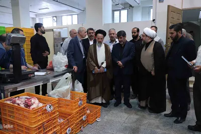 ذبح و توزیع گوشت قربانی بین نیازمندان در تبریز