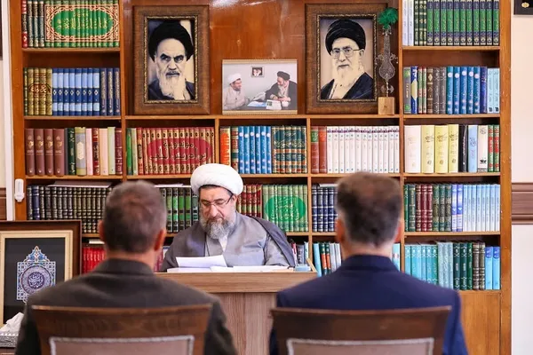 دیدار اقشار مختلف مردم با امام جمعه تبریز