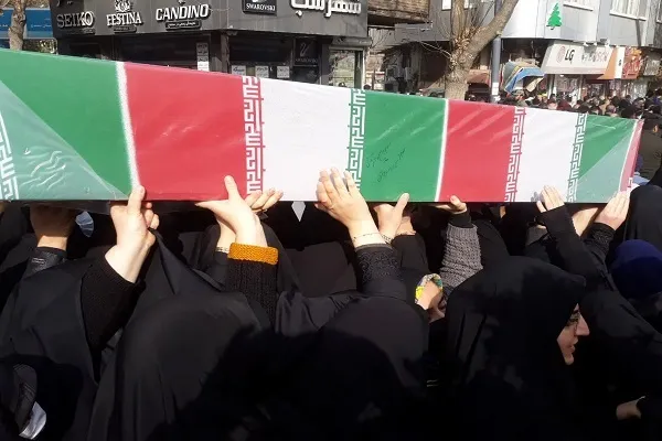 مراسم تشییع پیکر شهدای گمنام دفاع مقدس در سنندج برگزار شد + عکس