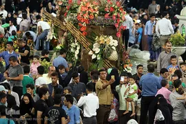 حرم مطهر رضوی در شب میلاد حضرت رضا(ع)
