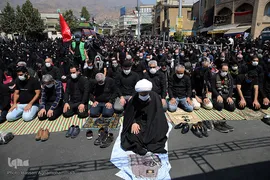 اقامه نماز جماعت ظهر عاشورای حسینی در آستان مقدس امامزاده صالح(ع) تهران