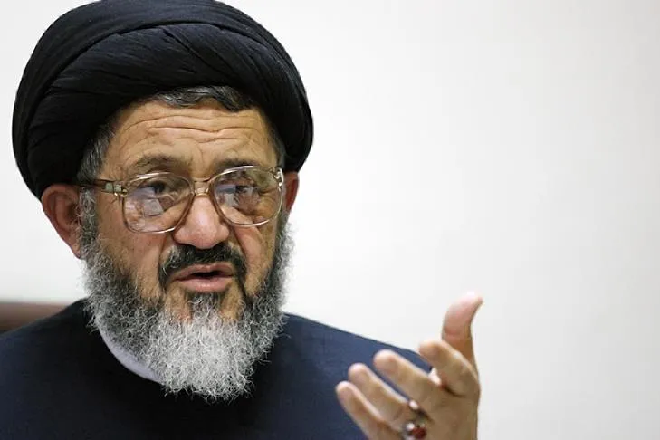 فرهنگ استفاده از فضای مجازی در تریبون‌هایی مانند نماز جمعه تبیین شود