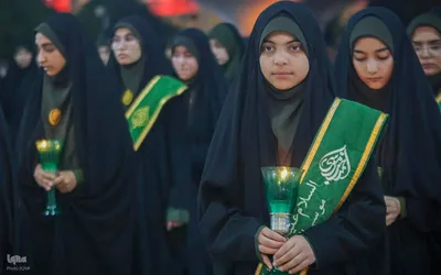 آئین لاله گردانی شام غریبان در حرم شاهچراغ(ع)