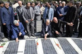 حضور محمدعلی نجفی، شهردار تهران بر مزار شهدای هشت سال دفاع مقدس
