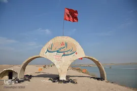 راهیان سرزمین نور
