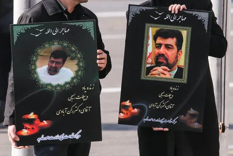 علم داری در جبهه مقاومت را رکن آبادی در وزارت خارجه ارائه داد