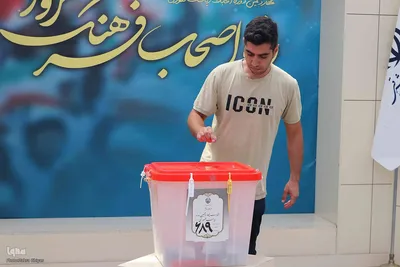 حضور هنرمندان پای صندوق‌های رأی‎