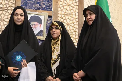 اجتماع بانوان «میثاق انقلابی» در حرم شاهچراغ (ع)