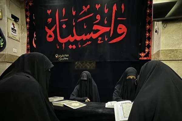 وحدة التعليم القرآني في العتبة الحسينية تواكب زوار الأربعين + صور
