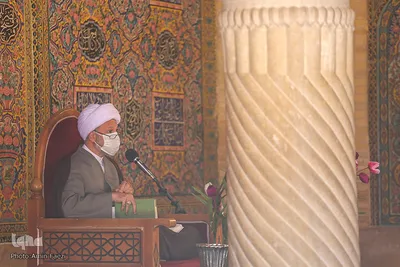 محفل انس با قرآن در مسجد نصیرالملک‎ شیراز