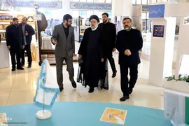 
بازدید رئیس جمهور از نمایشگاه قرآن کریم
