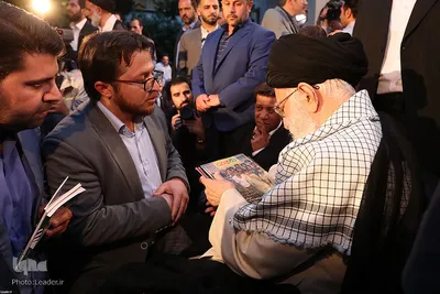 دیدار جمعی از شاعران و اهالی فرهنگ و ادب با رهبر انقلاب
