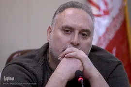 نشست نقد کتاب «سربازنامه» سروده افشین علا در رثای شهادت قاسم سلیمانی