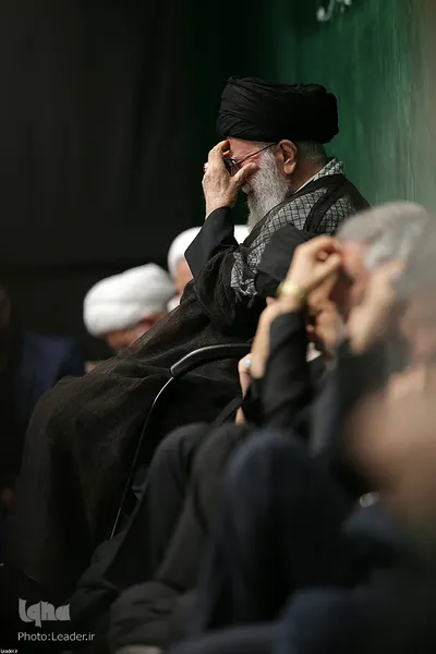 مراسم عزاداری شب عاشورای حسینی در حسینیه امام‌خمینی(ره)