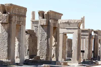بازدید مسافرین نوروزی از مجموعه جهانی تخت جمشید‎‎
