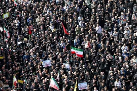 تشییع پیکر ۶۰ شهید اقتدار در تهران