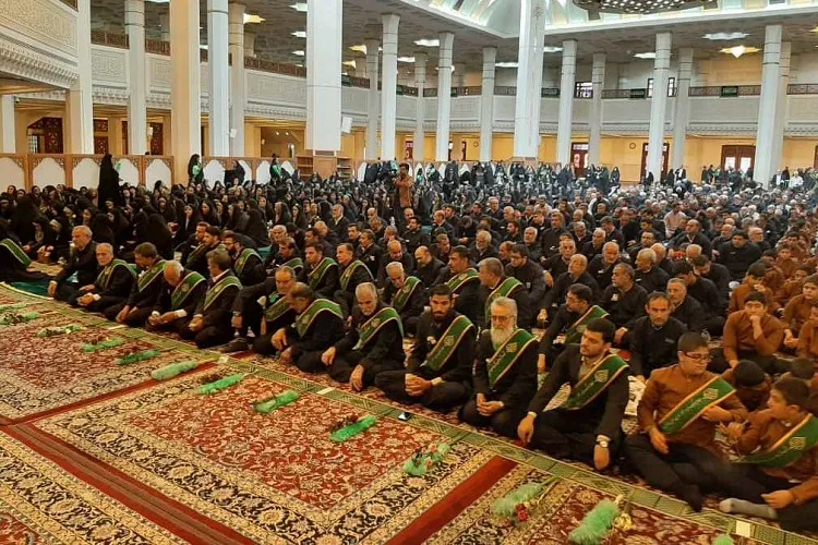 تجلیل از ۲۵۰۰ خادم افتخاری حرم شاهچراغ(ع)