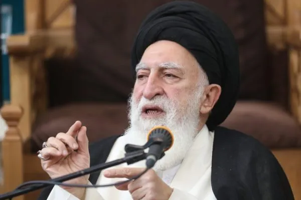 آیت‌الله علوی بروجردی: دعا می‌کنیم سپاه مسلمین بر کفار ظفر یابد 