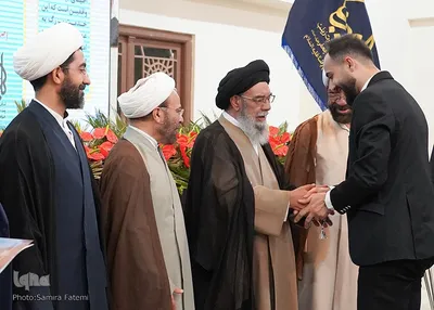 همایش تجلیل از یاوران وقف در زینبیه اصفهان