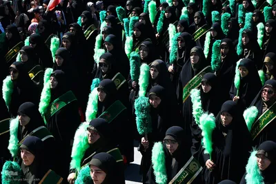 هم‌آوایی بانوان نصف‌ جهان در دفاع از وطن